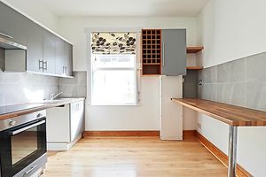 Kitchen- click for photo gallery
